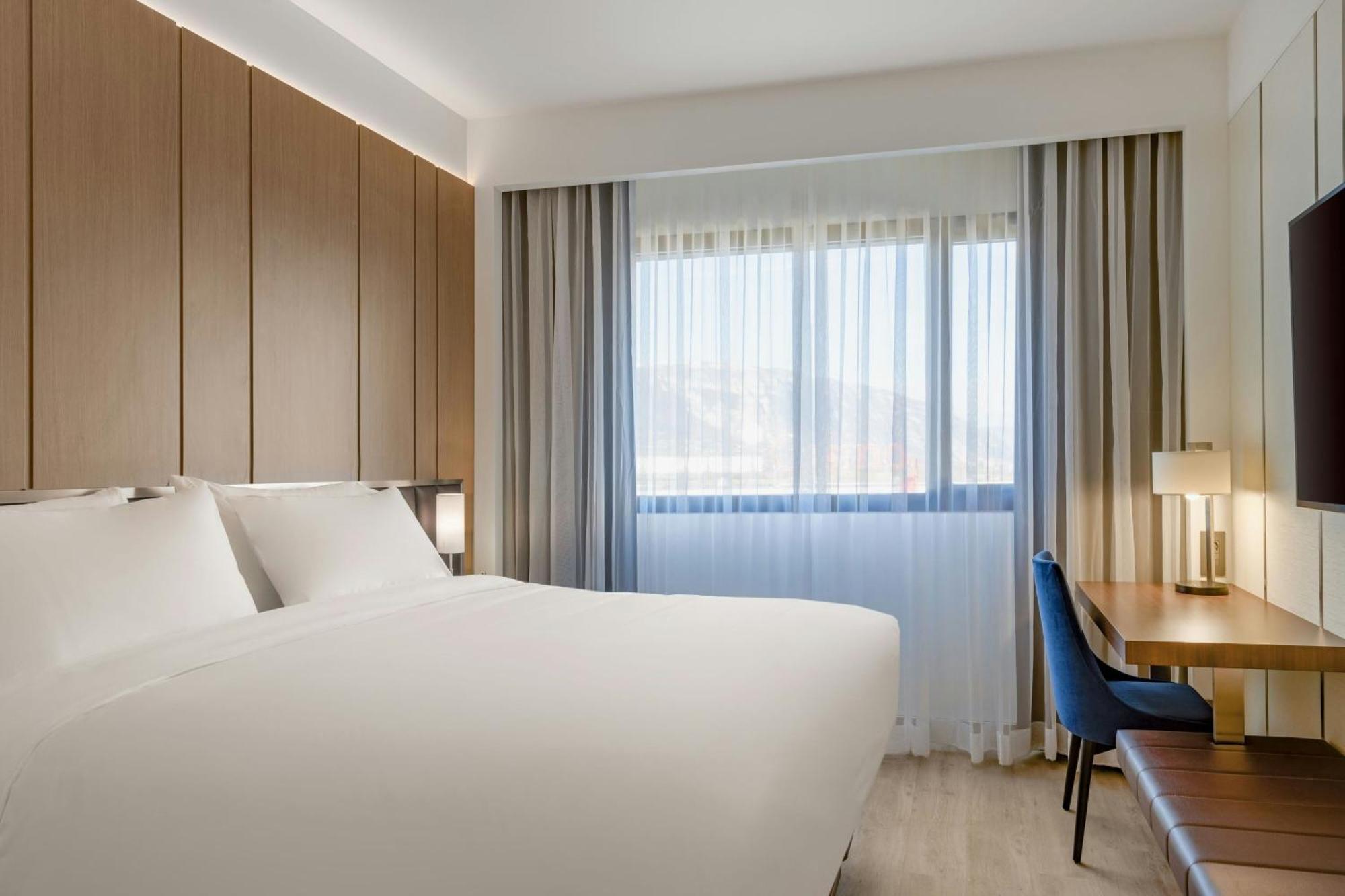 Ac Hotel By Marriott Saint-Julien-En-Genevois Exteriör bild